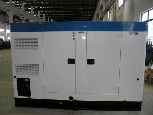 Daya Utama 50 HZ Generator Diesel Senyap 480kw / 588kva 866A Listrik Rating pemasok